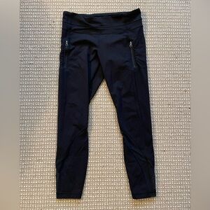 Lululemon Leggings w Mesh and zippered pockets